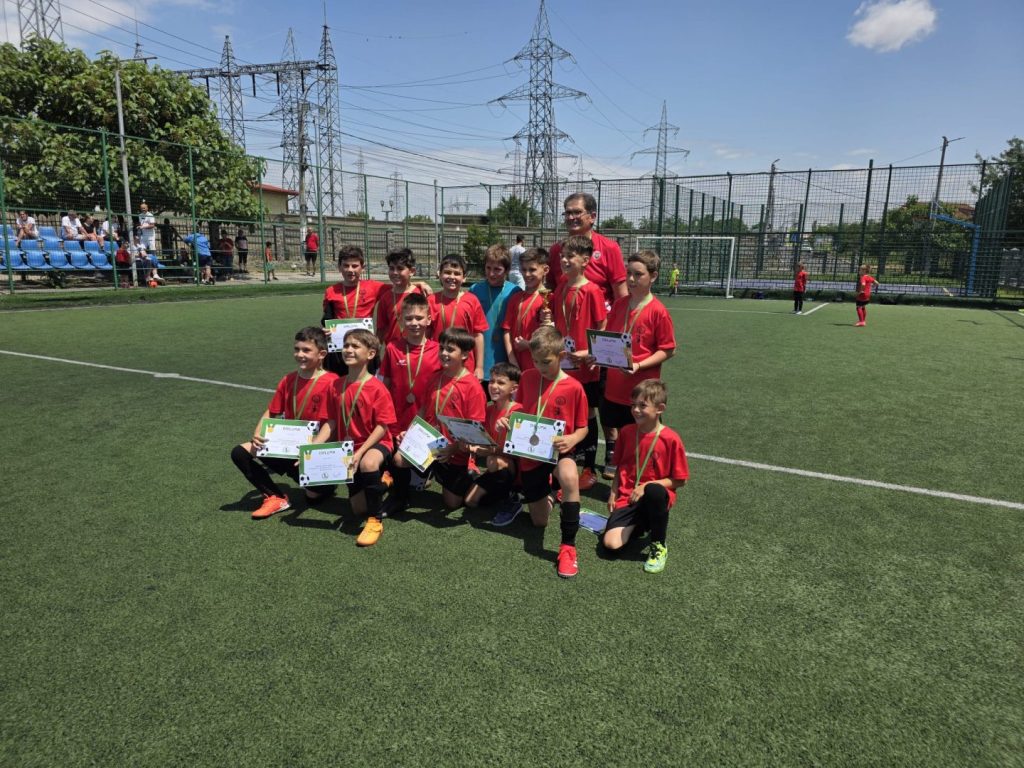 Comunitate, pasiune și educație sportivă: Modelul ACS Unirea Dobroești pentru fotbalul de bază 1 Comunitate, pasiune și educație sportivă: Modelul ACS Unirea Dobroești pentru fotbalul de bază