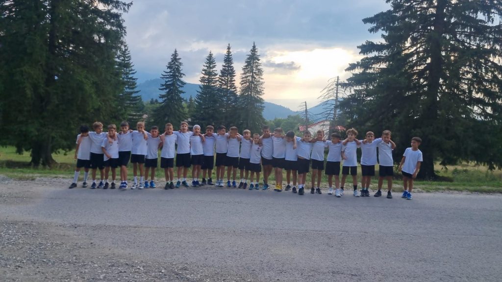 Cantonament cu accent pe dezvoltare fizică și mentală: George Marinescu antrenează grupa 2015–2016 într-un mediu controlat, la Predeal